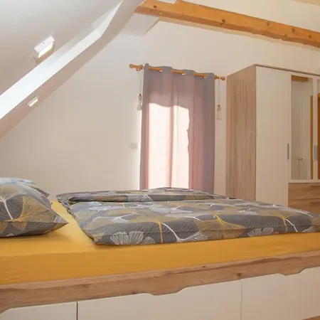 Apartma Erlah Apartament *
