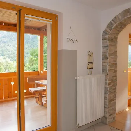 Apartma Erlah *